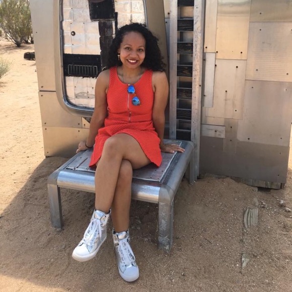 Meet your Posher, Simone - Picture 2 of 3